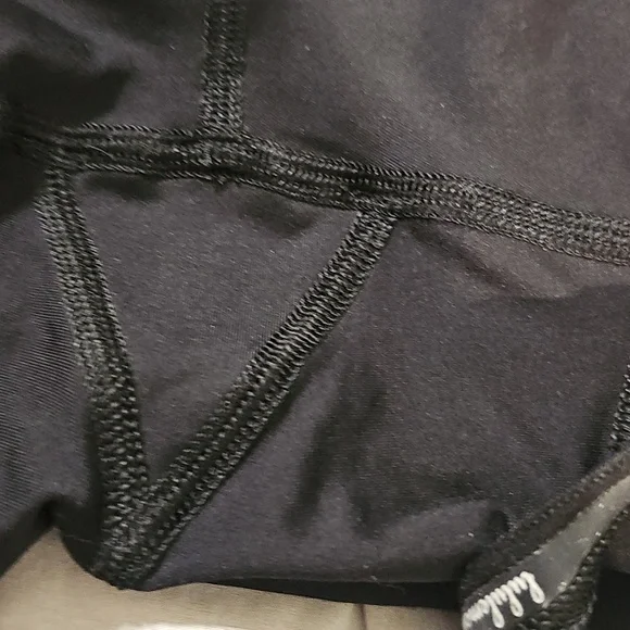 lululemon athletica Grey Heather Performance Top with Subtle Black Logo - Picture 7 of 8